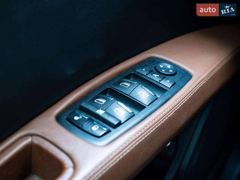 Седан Maserati Ghibli 2014 в Києві