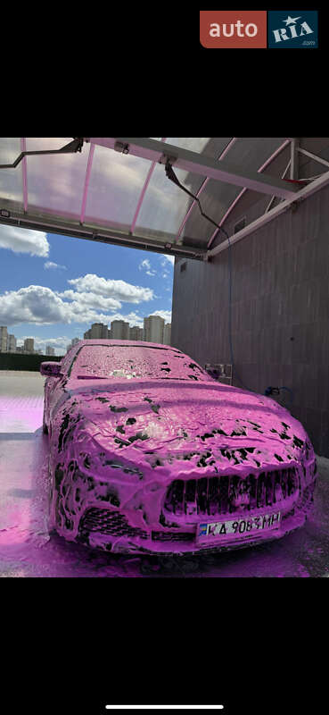 Седан Maserati Ghibli 2015 в Києві