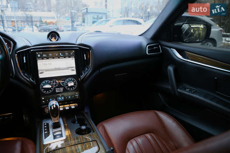 Седан Maserati Ghibli 2015 в Києві