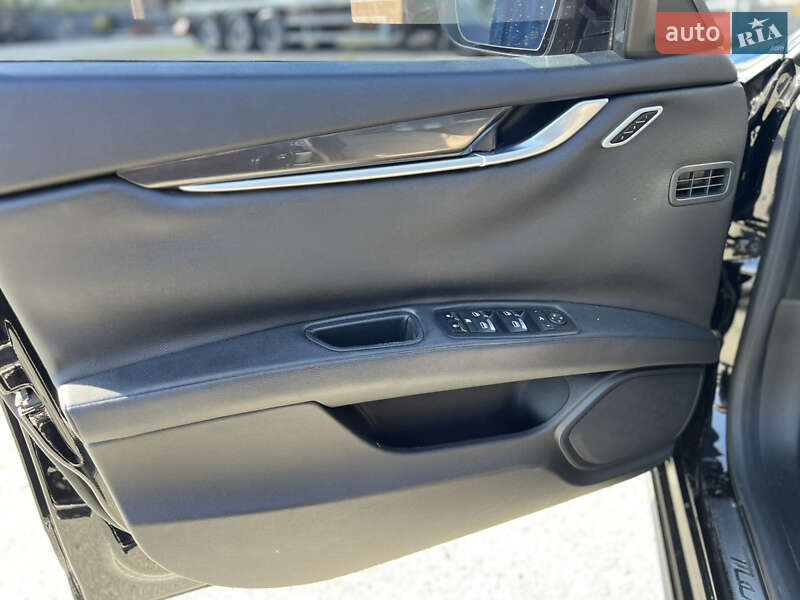 Седан Maserati Ghibli 2016 в Івано-Франківську