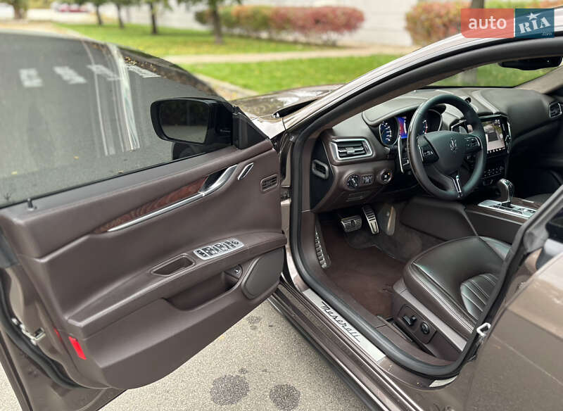 Седан Maserati Ghibli 2014 в Киеве