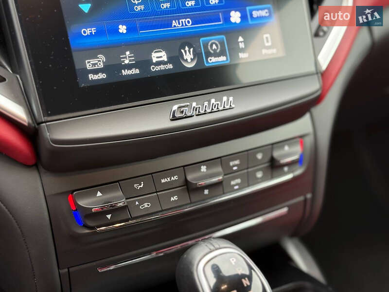 Седан Maserati Ghibli 2018 в Киеве