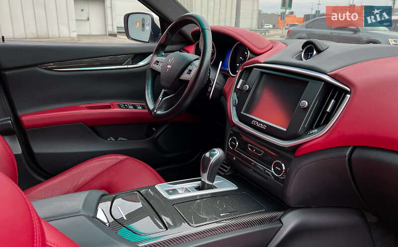 Седан Maserati Ghibli 2015 в Львові