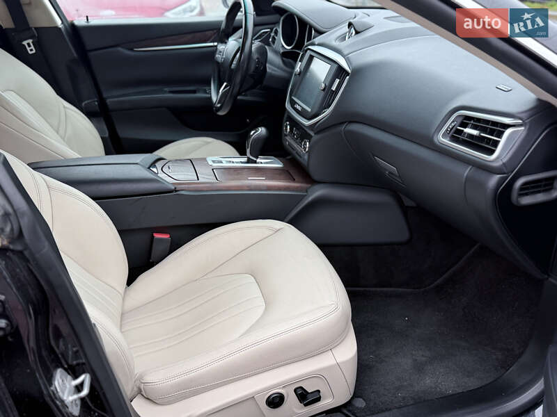Седан Maserati Ghibli 2014 в Киеве