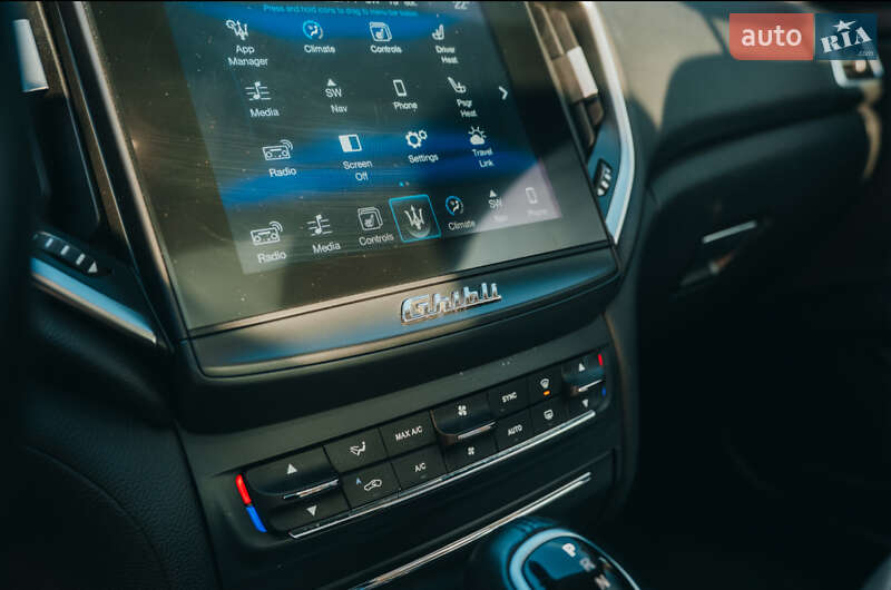 Седан Maserati Ghibli 2017 в Києві фото 25 Седан Maserati Ghibli 2017 в Києві