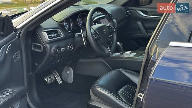 Седан Maserati Ghibli 2015 в Киеве фото 9 Седан Maserati Ghibli 2015 в Киеве