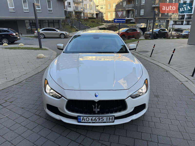 Седан Maserati Ghibli 2014 в Львові