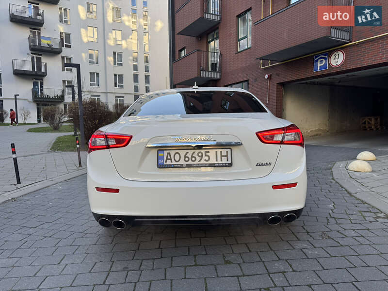 Седан Maserati Ghibli 2014 в Львові