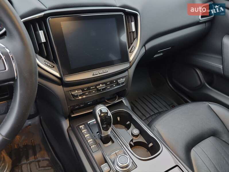 Седан Maserati Ghibli 2017 в Киеве фото 24 Седан Maserati Ghibli 2017 в Киеве