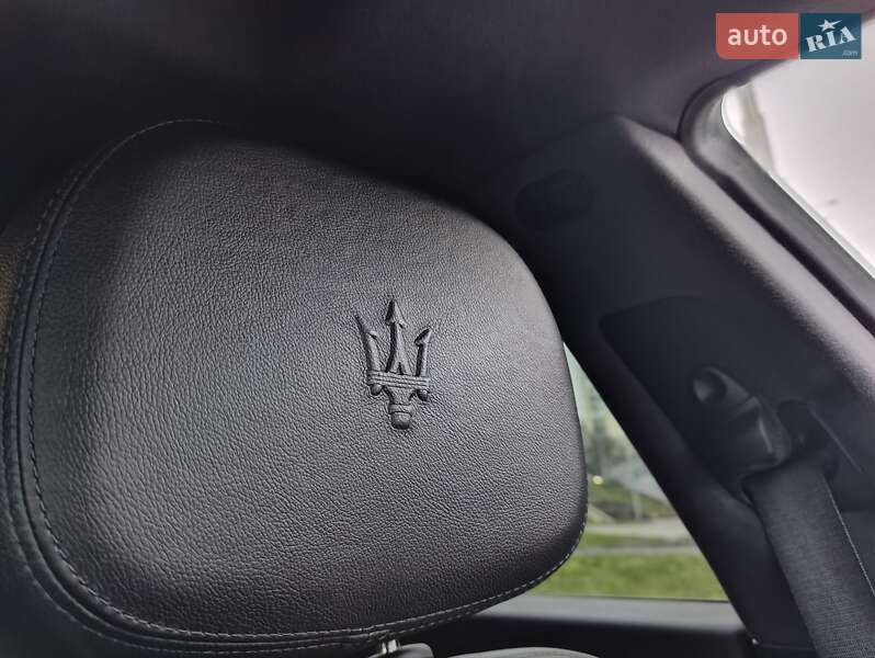 Седан Maserati Ghibli 2017 в Киеве фото 26 Седан Maserati Ghibli 2017 в Киеве