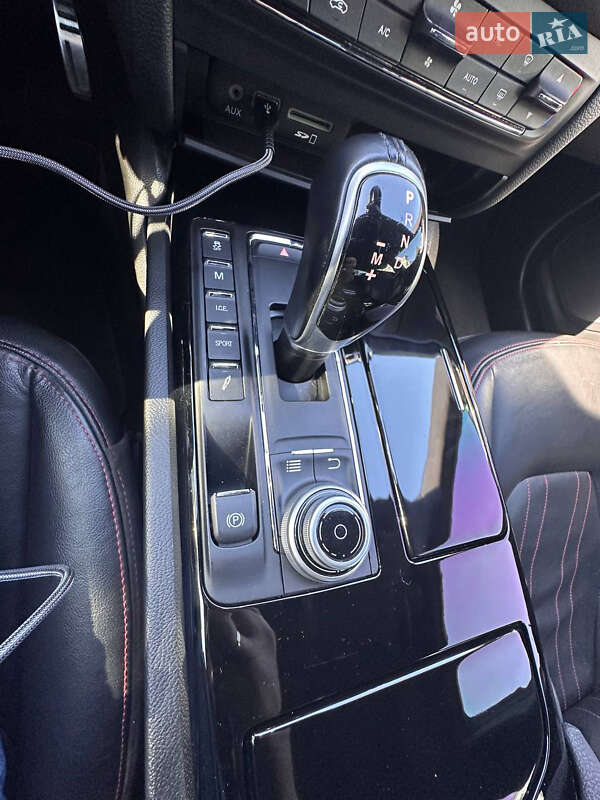 Седан Maserati Ghibli 2016 в Киеве