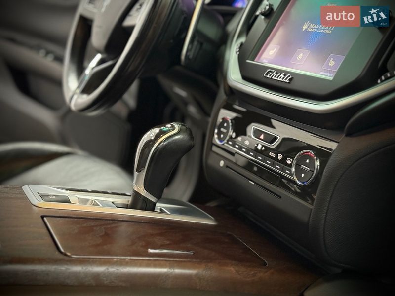 Седан Maserati Ghibli 2014 в Івано-Франківську