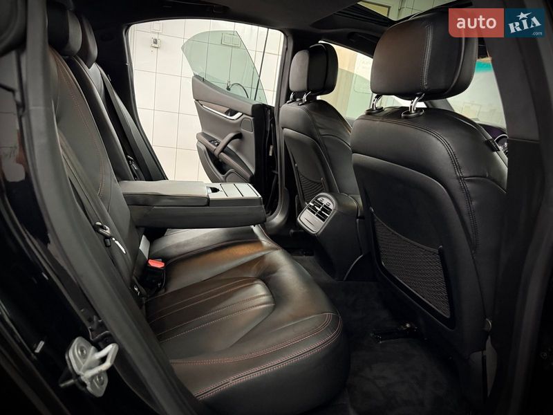 Седан Maserati Ghibli 2014 в Івано-Франківську