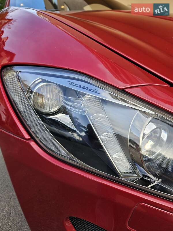 Купе Maserati GranTurismo 2014 в Львові