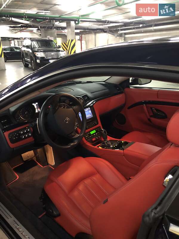 Купе Maserati GranTurismo 2011 в Киеве