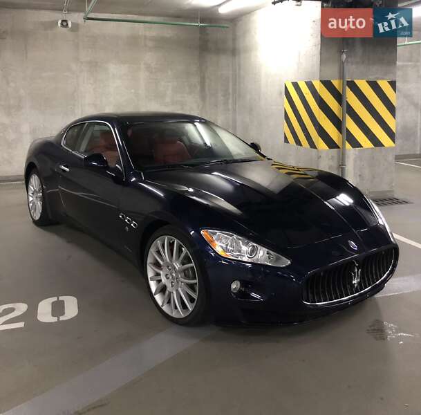 Купе Maserati GranTurismo 2011 в Киеве