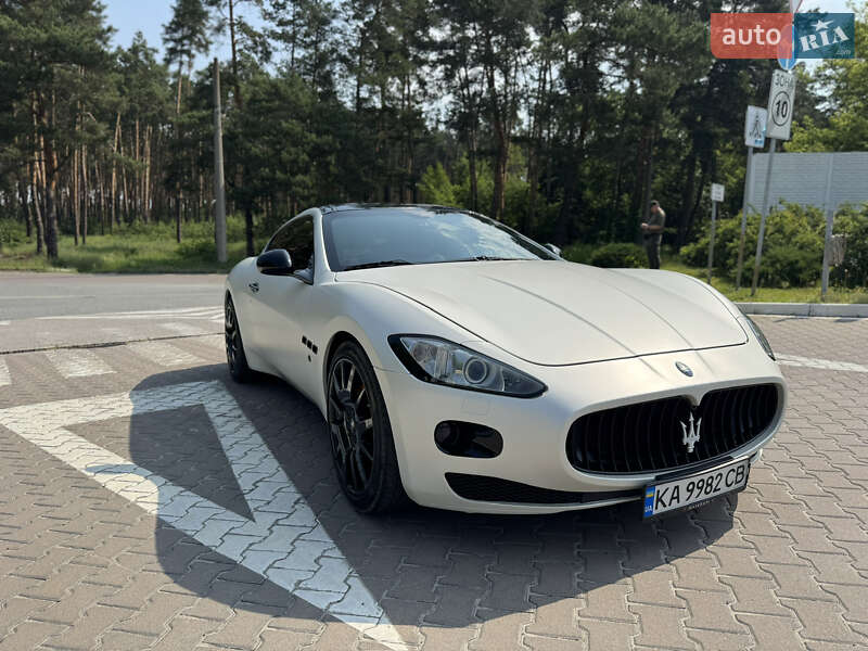 Купе Maserati GranTurismo 2008 в Киеве