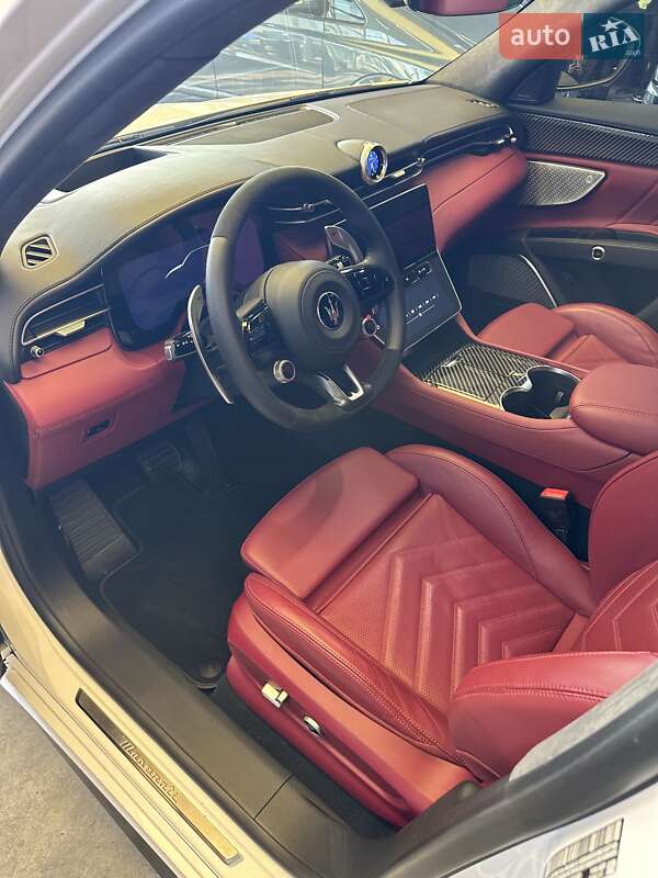 Позашляховик / Кросовер Maserati Grecale 2022 в Києві фото 16 Позашляховик / Кросовер Maserati Grecale 2022 в Києві