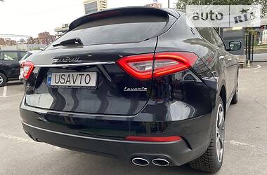 Внедорожник / Кроссовер Maserati Levante 2018 в Киеве