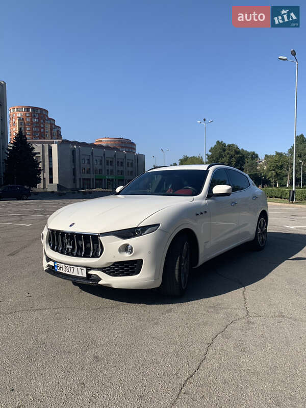 Внедорожник / Кроссовер Maserati Levante 2018 в Одессе