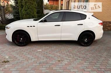 Позашляховик / Кросовер Maserati Levante 2016 в Києві