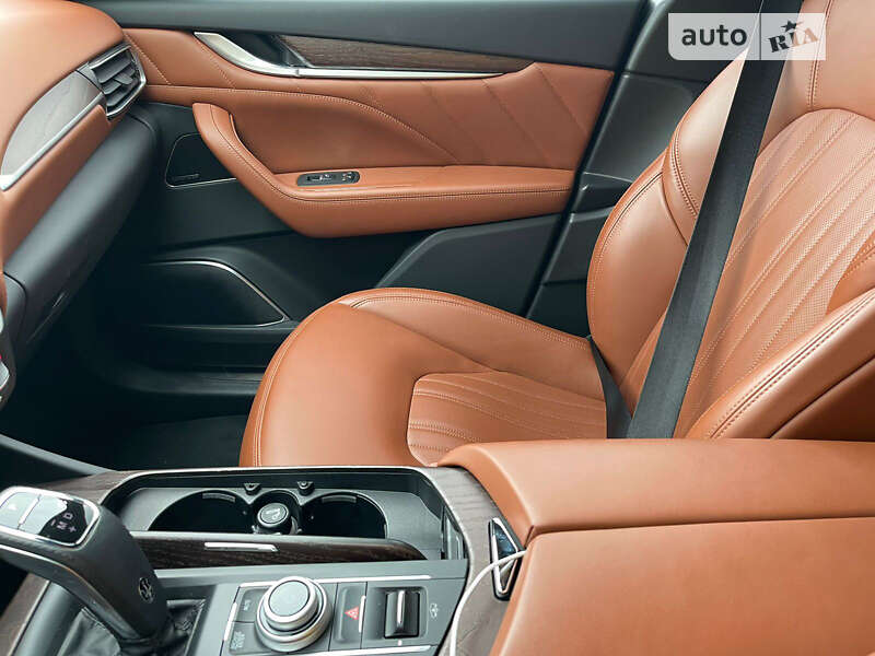 Позашляховик / Кросовер Maserati Levante 2021 в Одесі