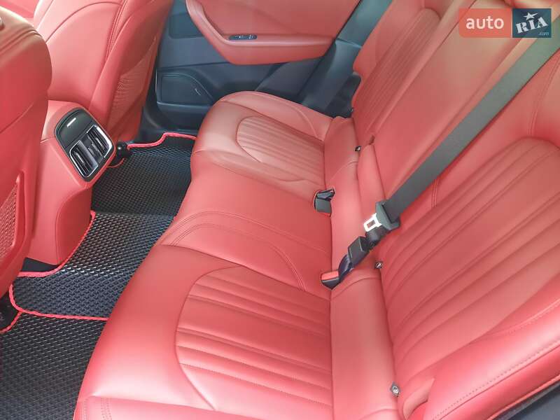 Позашляховик / Кросовер Maserati Levante 2018 в Хмельницькому