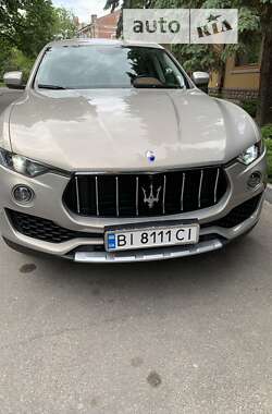 Внедорожник / Кроссовер Maserati Levante 2017 в Киеве