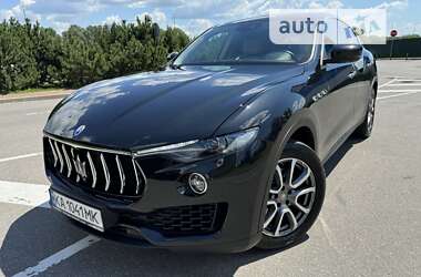 Внедорожник / Кроссовер Maserati Levante 2016 в Киеве