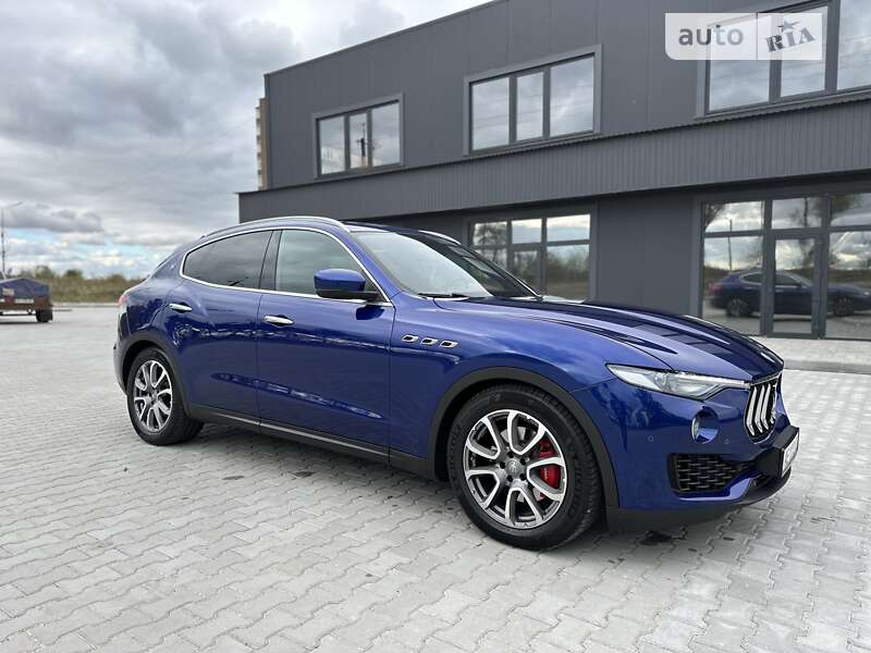 Внедорожник / Кроссовер Maserati Levante 2016 в Днепре