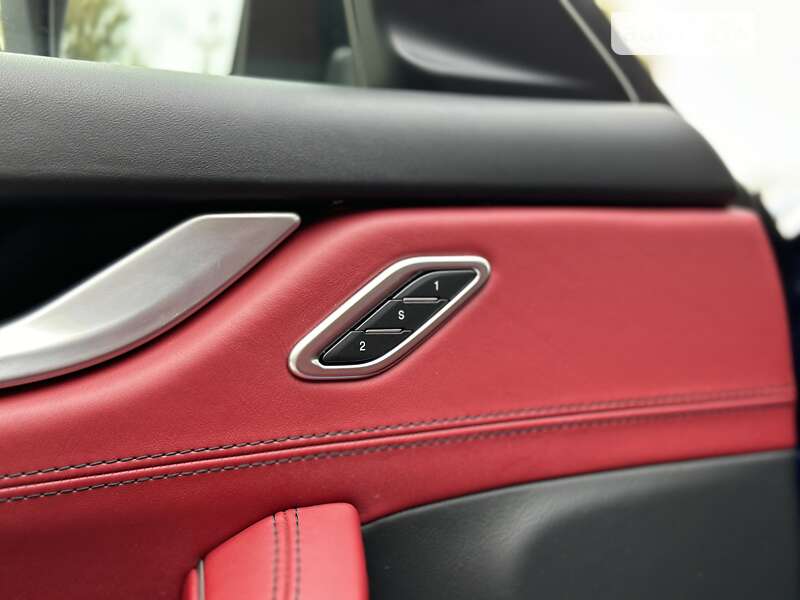 Внедорожник / Кроссовер Maserati Levante 2016 в Днепре