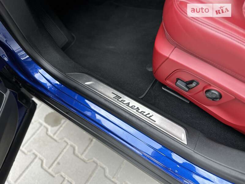 Внедорожник / Кроссовер Maserati Levante 2016 в Днепре