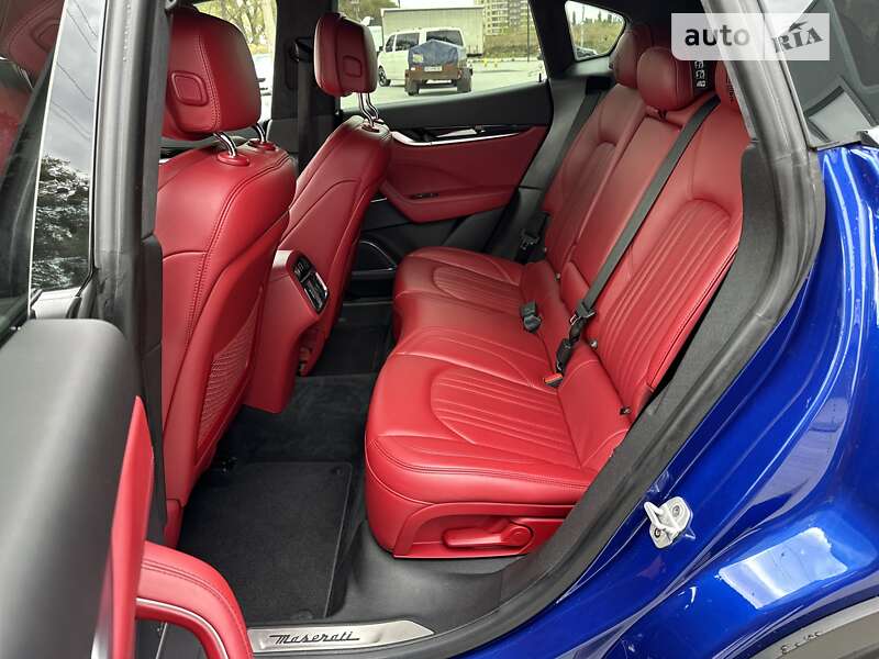 Внедорожник / Кроссовер Maserati Levante 2016 в Днепре