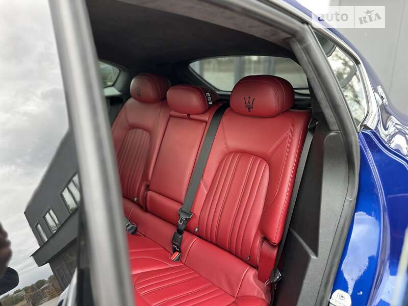 Внедорожник / Кроссовер Maserati Levante 2016 в Днепре