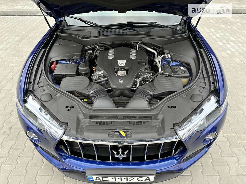 Внедорожник / Кроссовер Maserati Levante 2016 в Днепре