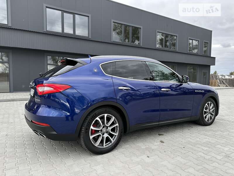Внедорожник / Кроссовер Maserati Levante 2016 в Днепре