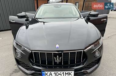 Позашляховик / Кросовер Maserati Levante 2016 в Києві