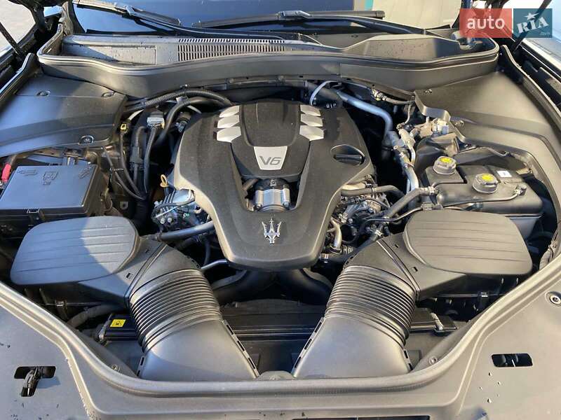 Внедорожник / Кроссовер Maserati Levante 2017 в Киеве