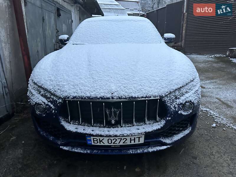 Позашляховик / Кросовер Maserati Levante 2020 в 
