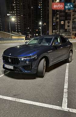 Внедорожник / Кроссовер Maserati Levante 2019 в Киеве