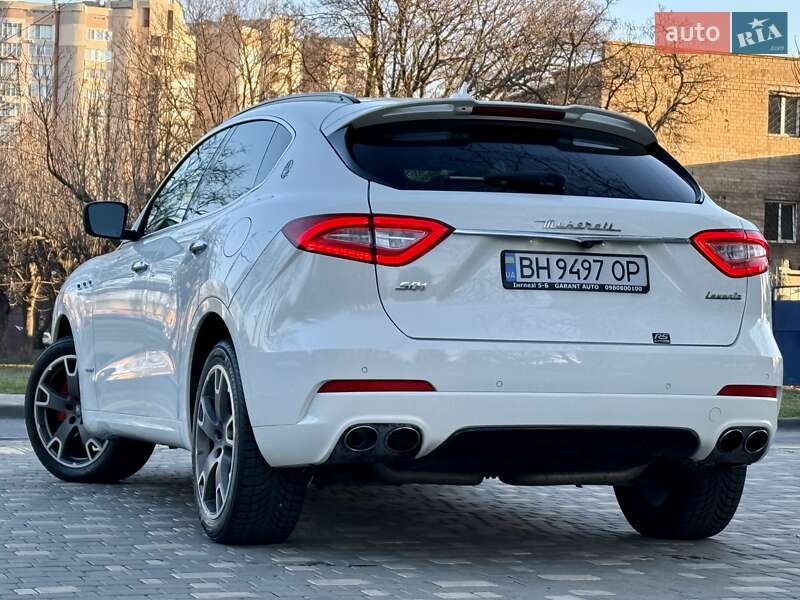 Внедорожник / Кроссовер Maserati Levante 2016 в Одессе