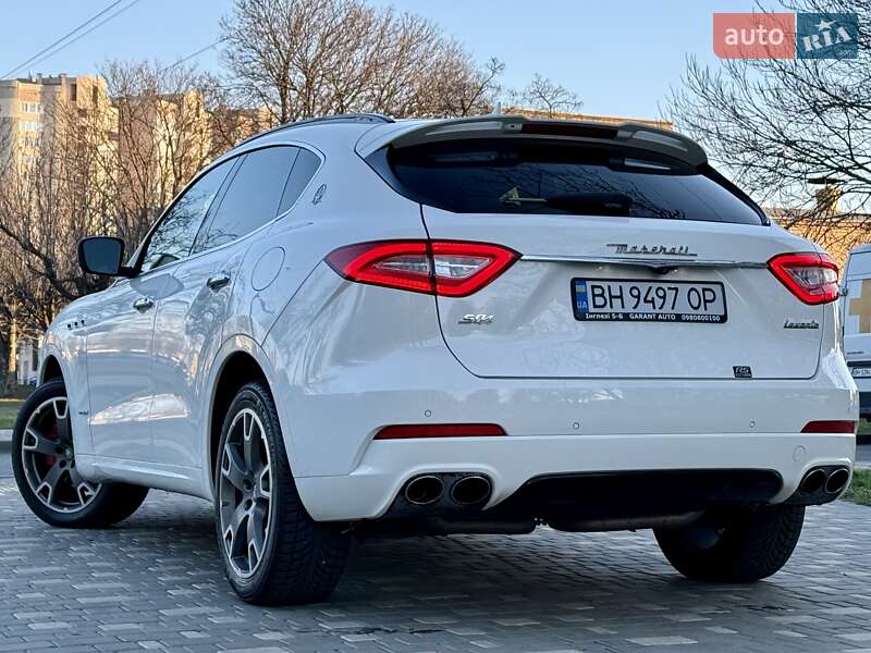 Внедорожник / Кроссовер Maserati Levante 2016 в Одессе