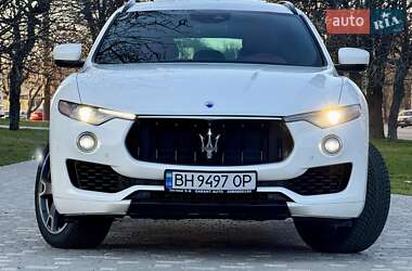 Позашляховик / Кросовер Maserati Levante 2016 в 