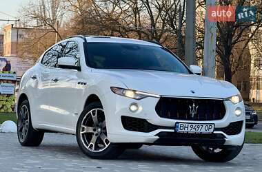 Позашляховик / Кросовер Maserati Levante 2016 в 