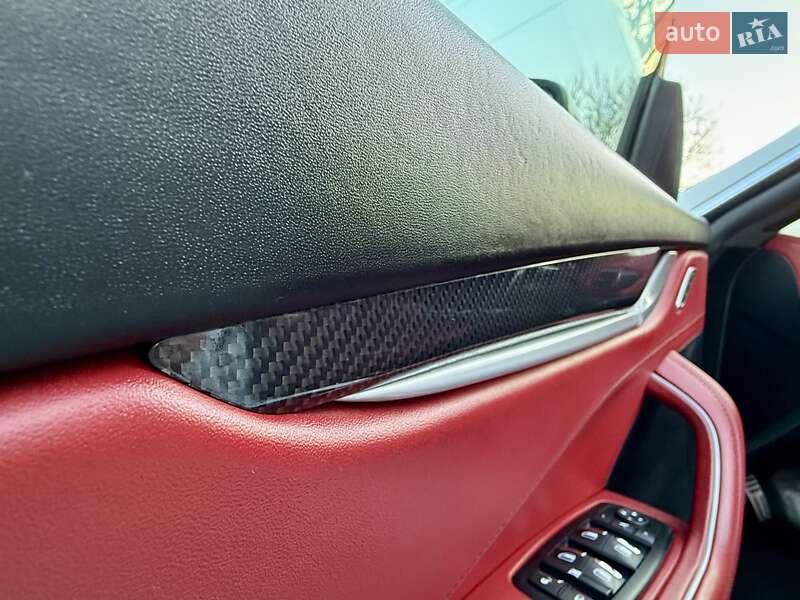 Внедорожник / Кроссовер Maserati Levante 2016 в Одессе