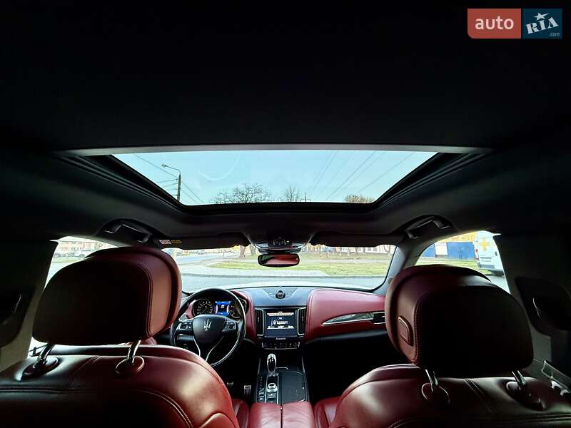 Внедорожник / Кроссовер Maserati Levante 2016 в Одессе