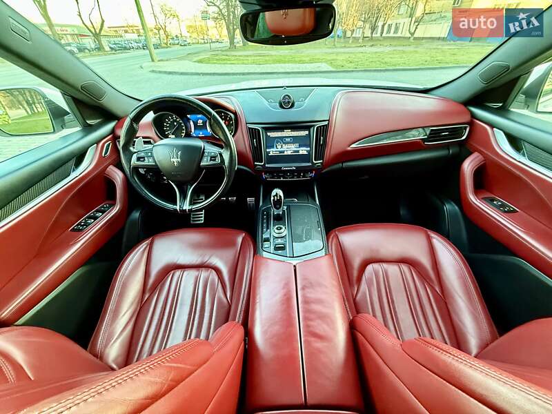 Внедорожник / Кроссовер Maserati Levante 2016 в Одессе
