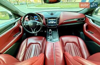 Позашляховик / Кросовер Maserati Levante 2016 в 