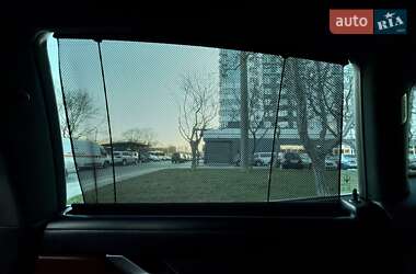 Позашляховик / Кросовер Maserati Levante 2016 в 
