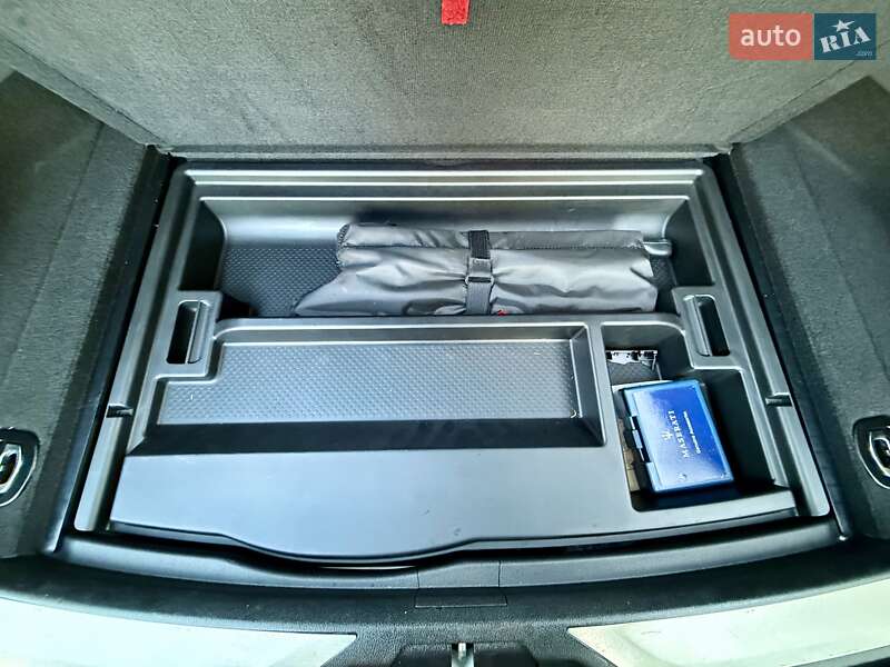 Внедорожник / Кроссовер Maserati Levante 2016 в Одессе